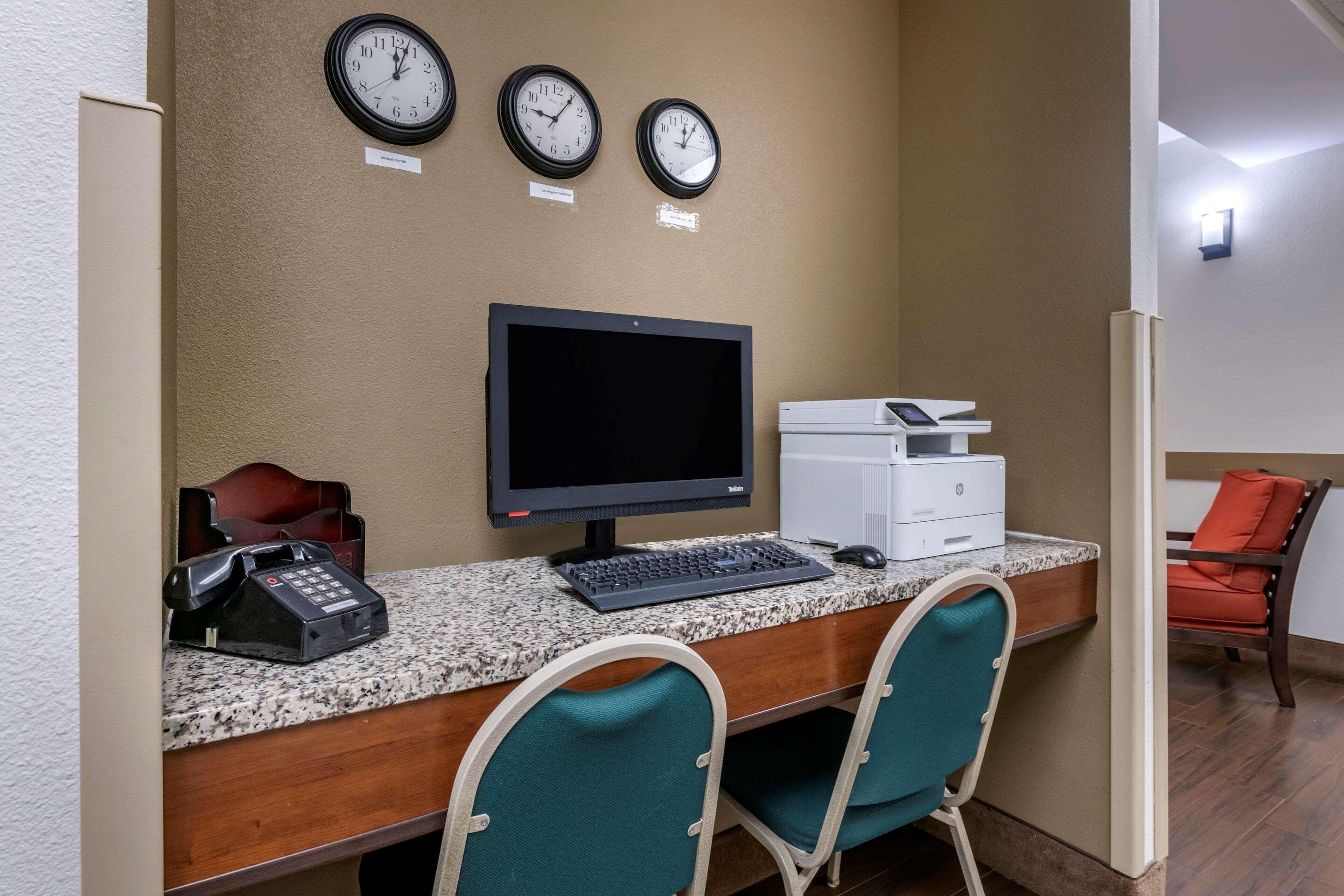 Comfort Inn & Suites Deland - Near University Exterior photo