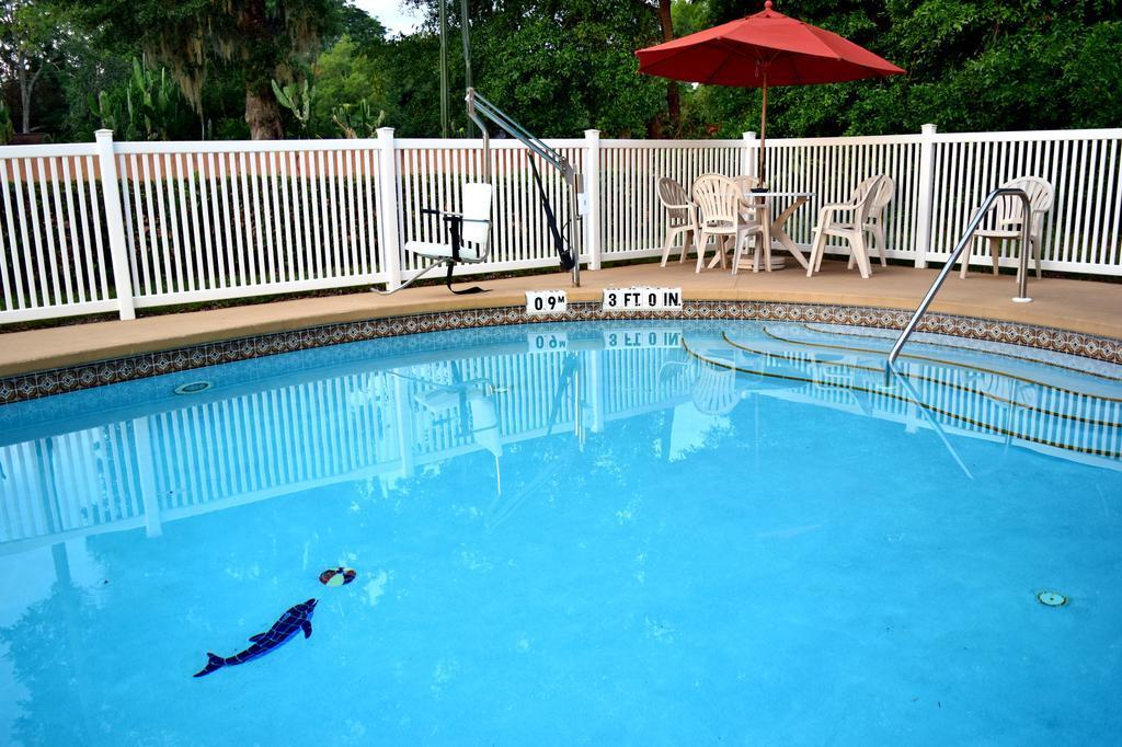 Comfort Inn & Suites Deland - Near University Exterior photo